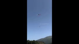 Paraglider executes skillful landing with spins in Zhejiang, China