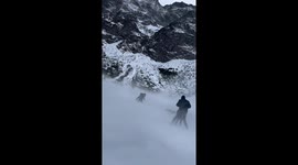 Winds and snow reach 150 km/h at Morskie Oko
