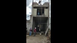 Man fails while acting as weight on lever in Mexico City, Mexico