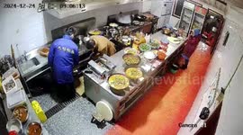 Restaurant kitchen fire caused by overheated oil in Changde, China