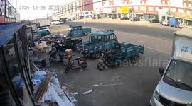 Bus crashes into truck causing chain reaction accident in Shandong, China