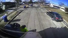 Oxygen tank explodes while being loaded into garbage truck in Ohio
