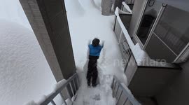 Record-Breaking Snow Paralyzes Hokkaido, 370 Schools Closed as Obihiro Sees 1.2m of Snowfall