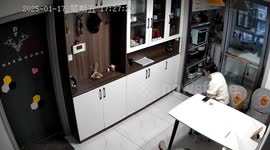 Quick-thinking child saves his mother as she chokes on grape