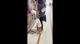 kid vs animatronic  spider