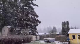 US: Snow Showers Hit Western Washington 2