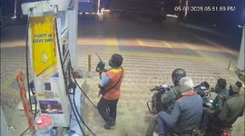 Armed robbers steal bag of money from petrol pump employee in India