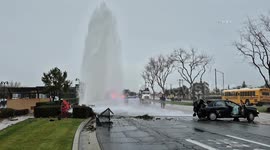 US, Bakersfield: Bakersfield Vehicle Pursuit Into Hydrant