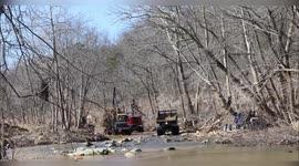 US: Massive Waterway Debris Cleanup Underway in Swannanoa After Hurricane Helene
