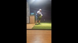 Unexpected twist: Golf ball bounces back and unexpectedly hits man's knee