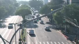 Brazil: Video of small plane crashing into bus in Brazilian city of São Paulo