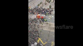 Serbia: Protesters let a fire truck pass while blocking the road
