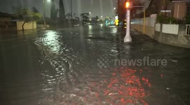 US, Los Angeles: Sun Valley Heavy Rain Causes Severe Flooding