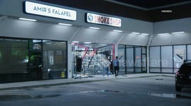US, Los Angeles: Studio City Attempted Burglary Suspects Crash Car Into Smoke Shop With Sound On Tape