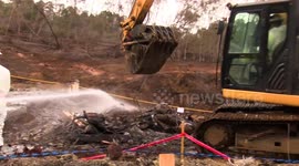 US: Crews Douse Ash in Los Angeles to Prevent Toxic Spread