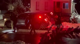 US: ICE Raid Caught on Video Outside New York Apartment