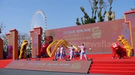 Foreigners immerse themselves in Lantern Festival celebrations in E China