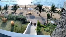 Hero hotel worker beats thief with a broom to catch him