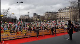 Hundreds of Iranians call for regime change at protest in France