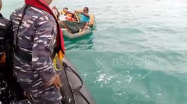 Indonesia: Dramatic Rescue at Sea: Six Foreign Tourists Survive After Traditional Indonesian Ship Sinks