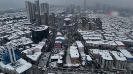 Heavy snowfall affects traffic, schools across Türkiye: media