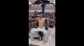 Gym tremors: The story of a Chinese man’s quivering arm workout
