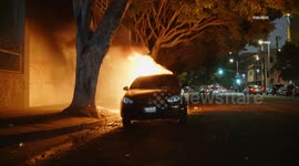 US, Los Angeles: Downtown Los Angeles Auto Fire