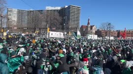 Eagles Fans Celebrate Super Bowl Victory at Eakins Oval