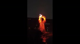 Stunning fire pot show on water in China's Guangdong