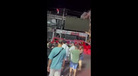 Italian tourists block traffic fighting outside bar in Phuket