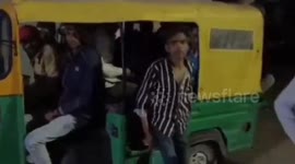 Police find 19 passengers crammed into a rickshaw in India