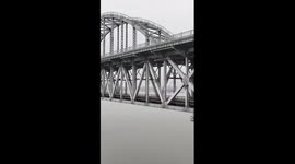 Rapid rail replacement on China's Yangtze River bridge