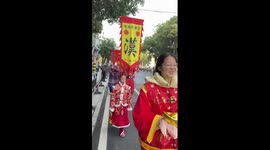 Foreign bride meets Chinese tradition in stunning wedding