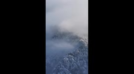 Stunning solar halo gleams in clouds in China's Lushan Mountain