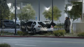 US, Los Angeles: Tarzana LAPD Officers Involved In Crash During Pursuit Burglary Suspects Escape Part 3