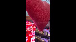 A Sea of Hearts on Valentine's Day: 99,000 Balloons Enchant the Mall