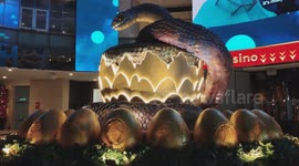 This realistic giant snake will freak you up