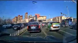 Taxi boot explodes at red light in China, driver escapes just in time