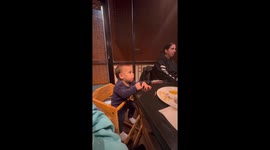 11-month-old’s first hibachi visit ends in priceless reaction
