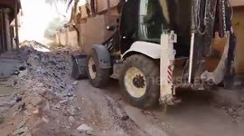 Syria: Work continues to clear rubble and open roads in the town of Al-Bukamal, east of Deir ez-Zor