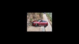 Chinese driver performs extreme U-turn on narrow path