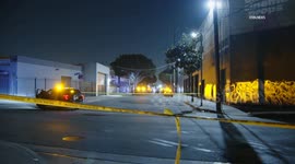 US, Los Angeles: Downtown Los Angeles Barricaded Armed Commercial Buglary Suspects