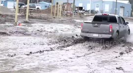 Soldiers clear flood debris in West Virginia