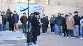 US: Vigil Held on College Campus for Bibas Family