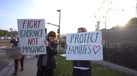 US: Oceanside Residents Protest ICE Deportations