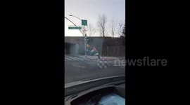 US: A Jewish Rabbi carries the Palestinian flag and protests alone in Williamsburg