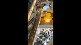 Escalator packed with hundreds of