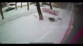 Apartment building hit during attack in Gorlovka, Ukraine