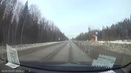 Head-on collision between Nissan and Renault in Tosnensky District leaves one injured