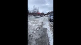 Police in Kamchatka guide sled dogs back on track